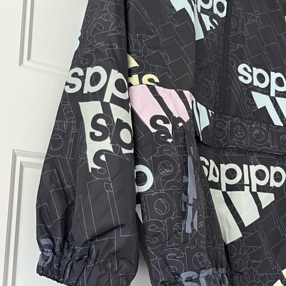 KIDS' WINDBREAKER POPOVER PULLOVER IN BLACK MULTI 7/8 - Picture 8 of 9